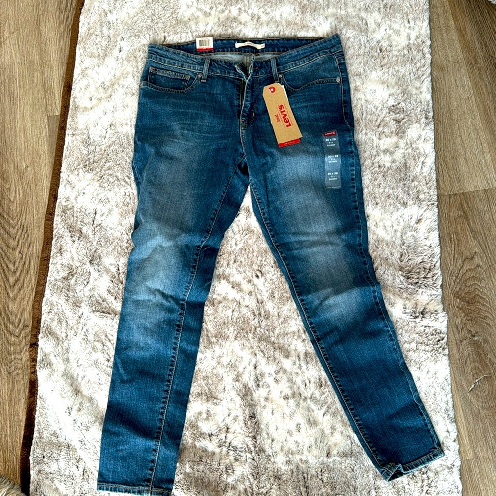 Levi Skinny Jeans New!
